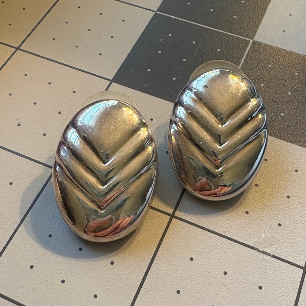 Erwin Pearl Vintage Silvertone Earrings